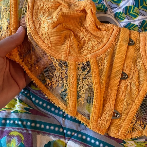 uo lace corset - Picture 6 of 9